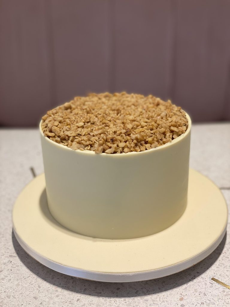 bolo de nozes com doce de leite